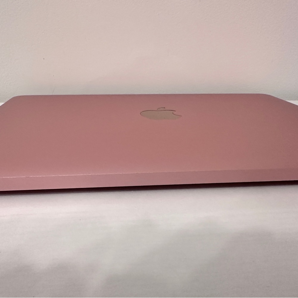 Apple MacBook in Rose with Accessories - Picture 10 of 16